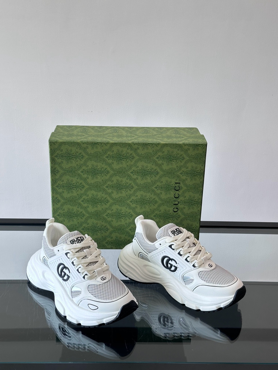 구찌 Gucci 스니커즈