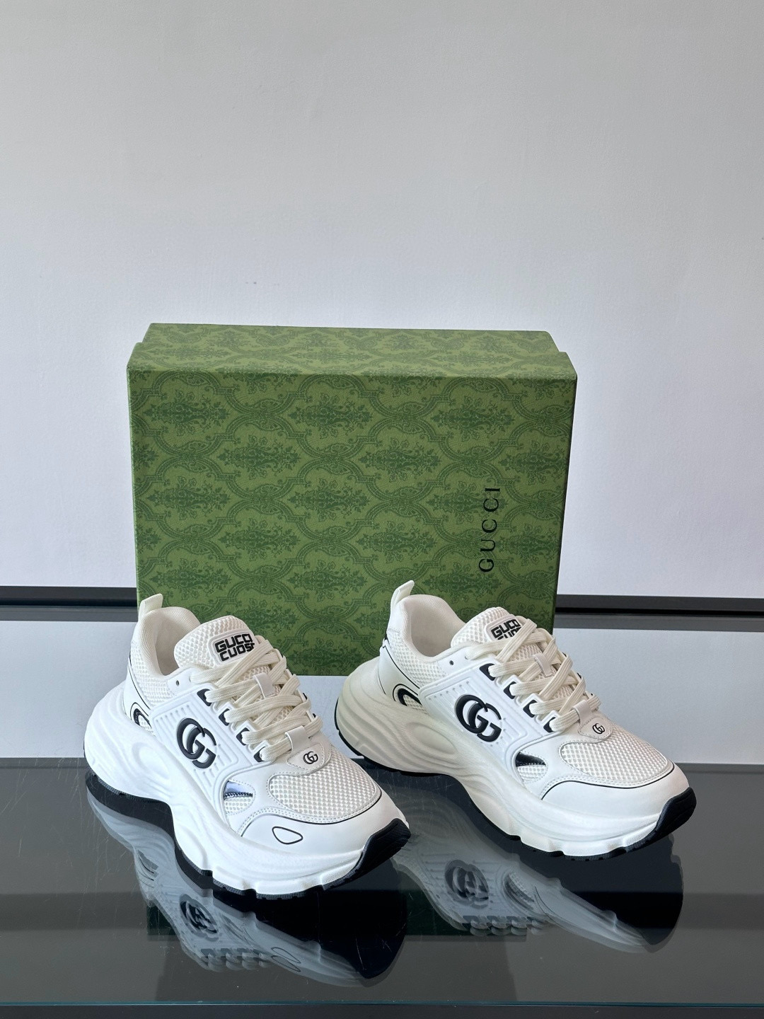 구찌 Gucci 스니커즈