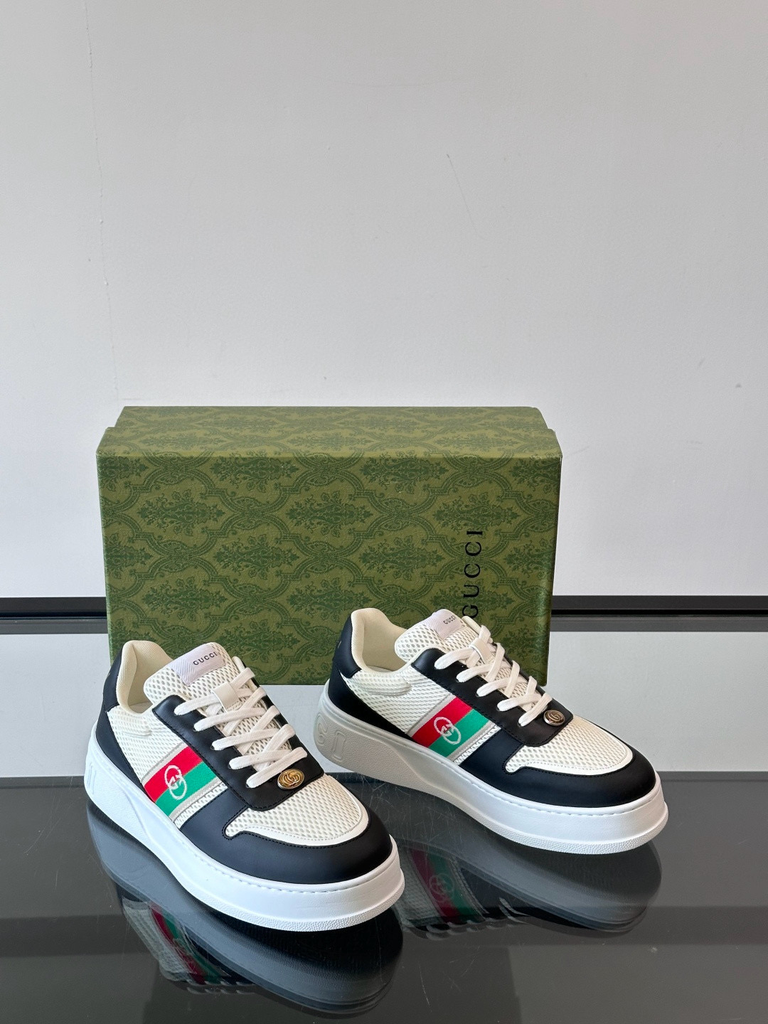 구찌 Gucci 스니커즈