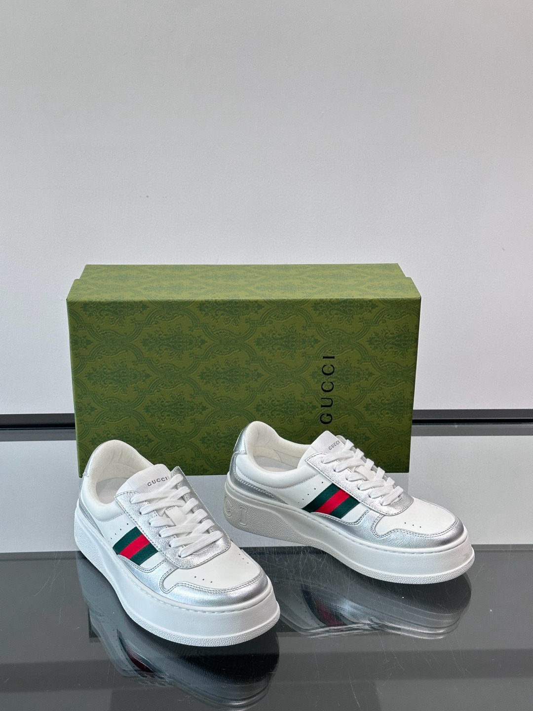 구찌 Gucci 스니커즈