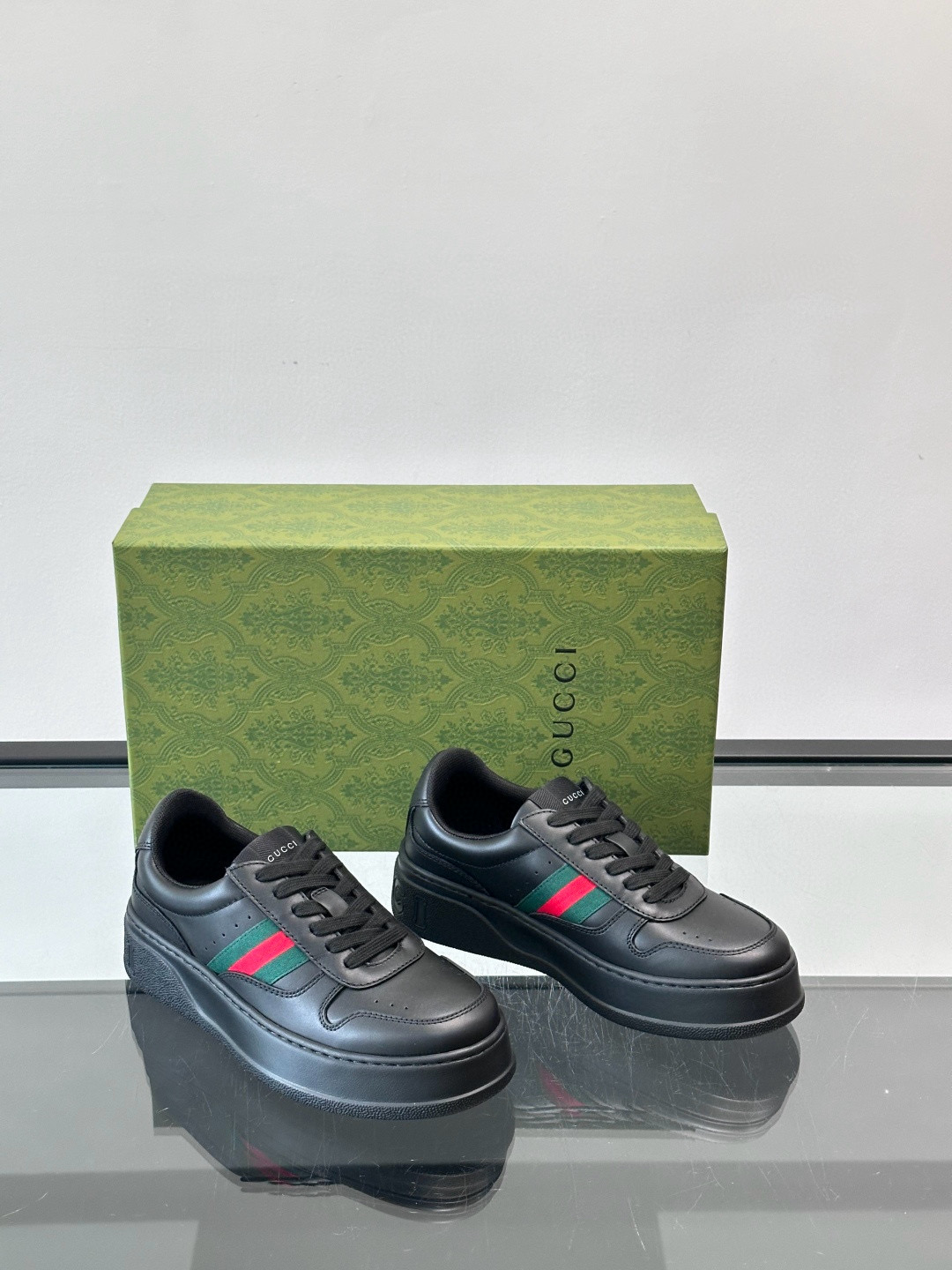 구찌 Gucci 스니커즈