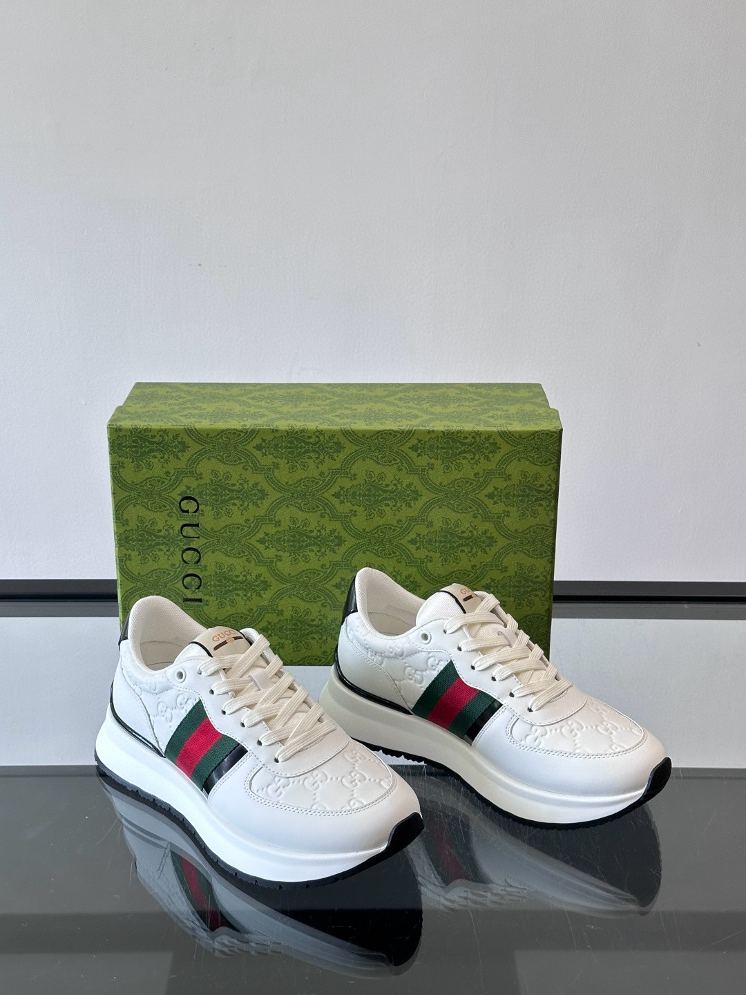 구찌 Gucci 스니커즈