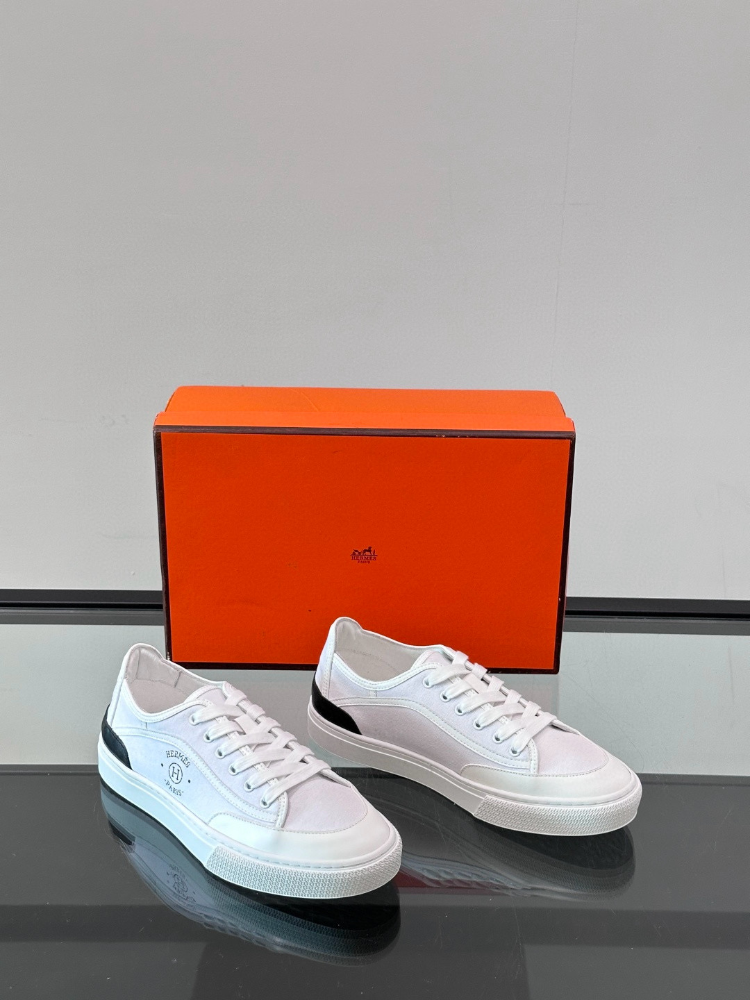 에르메스 Hermes Deep 스니커즈