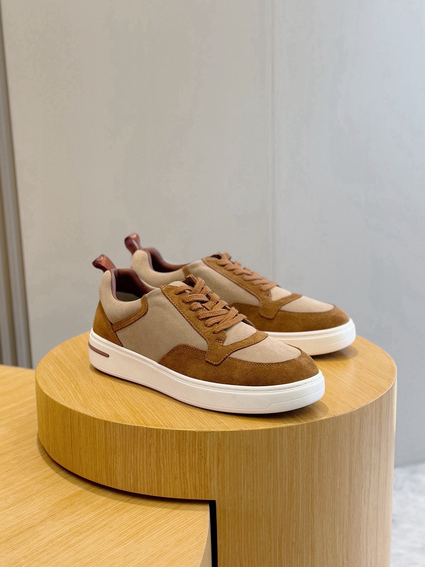 로로피아나 Loro Piana Newport Walk 스니커즈