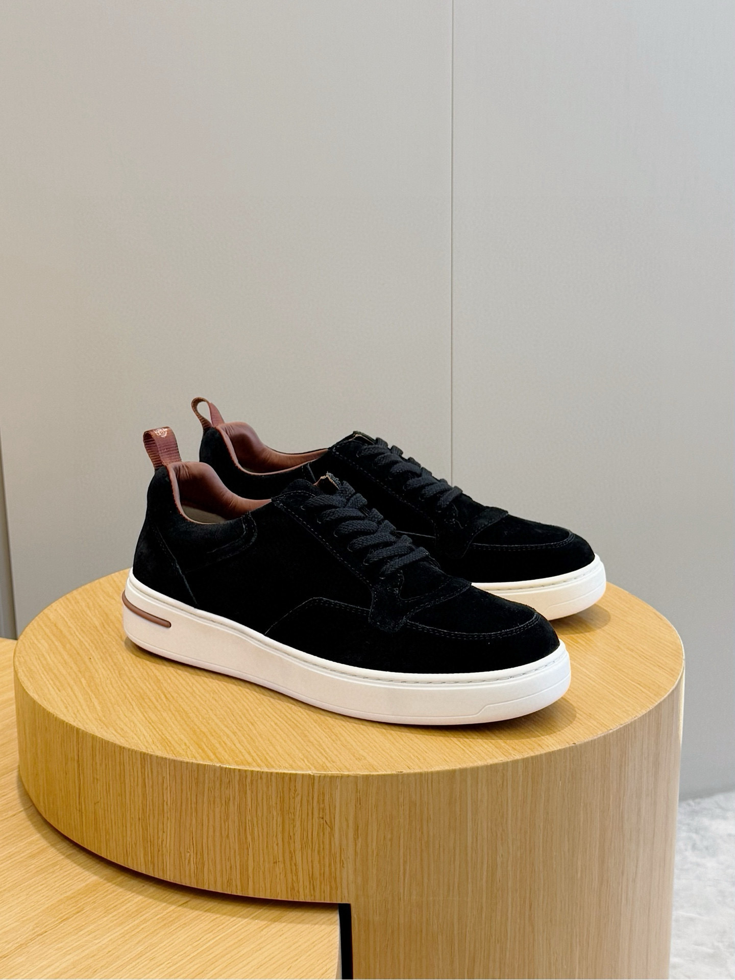 로로피아나 Loro Piana Newport Walk 스니커즈