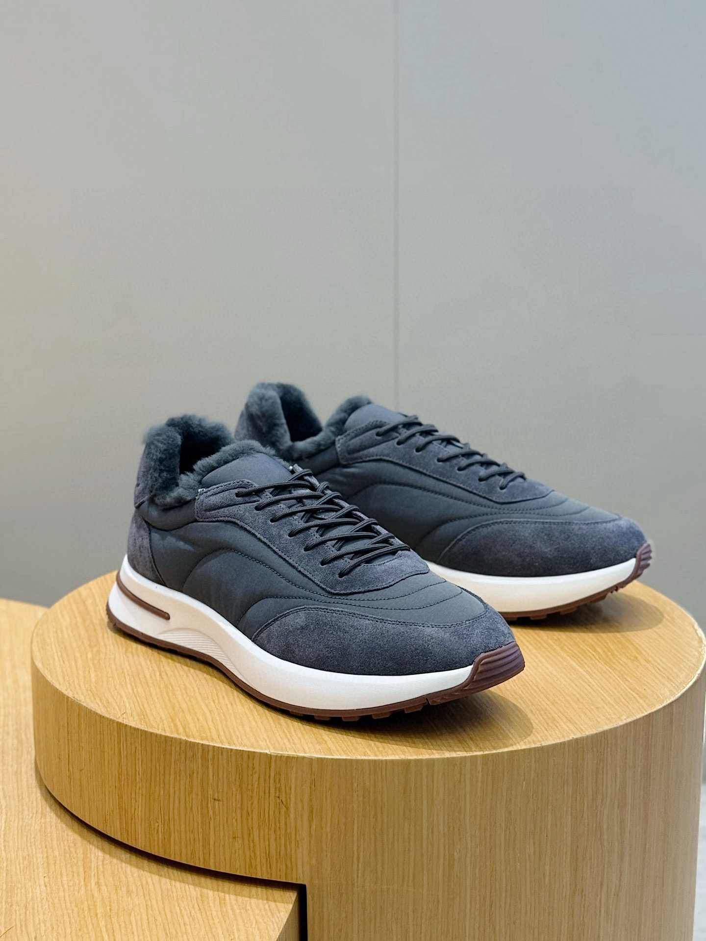 로로피아나 Loro Piana Week end Walk 스니커즈