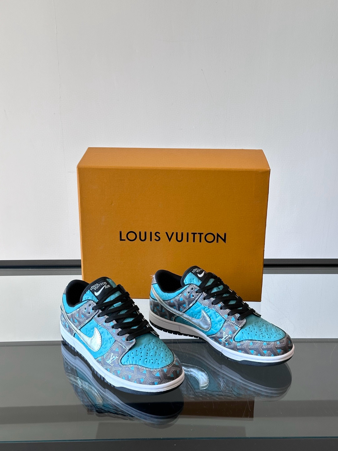 루이비통 Louis Vuitton & Nike 스니커즈