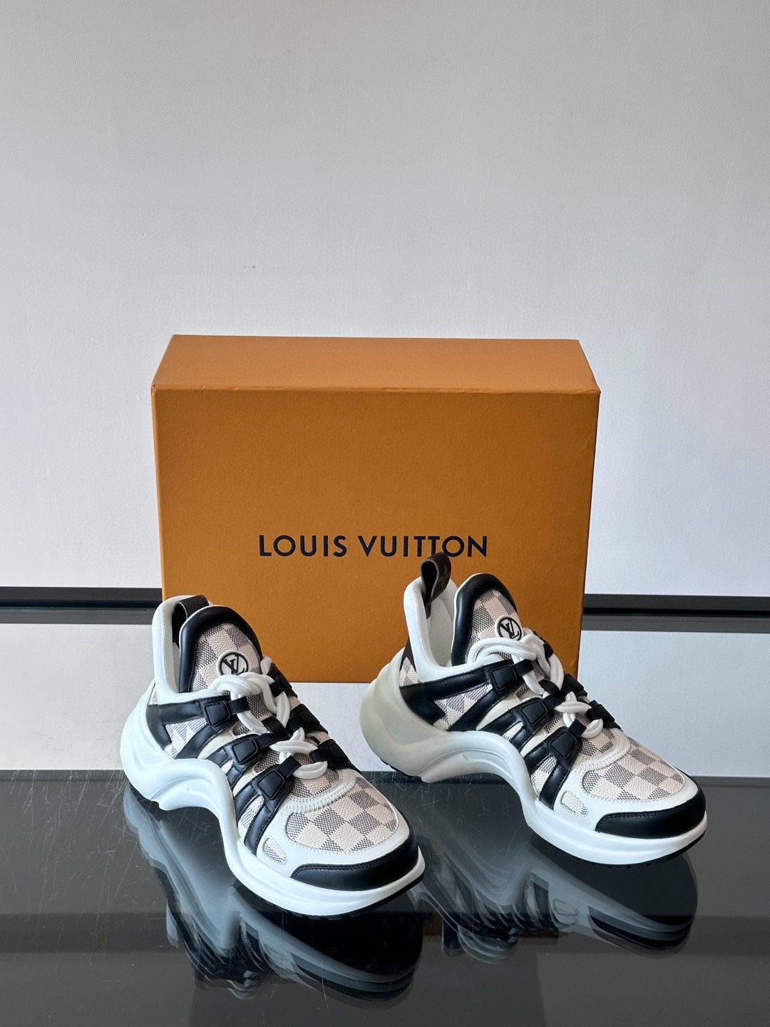 루이비통 Louis Vuitton Archlight 스니커즈