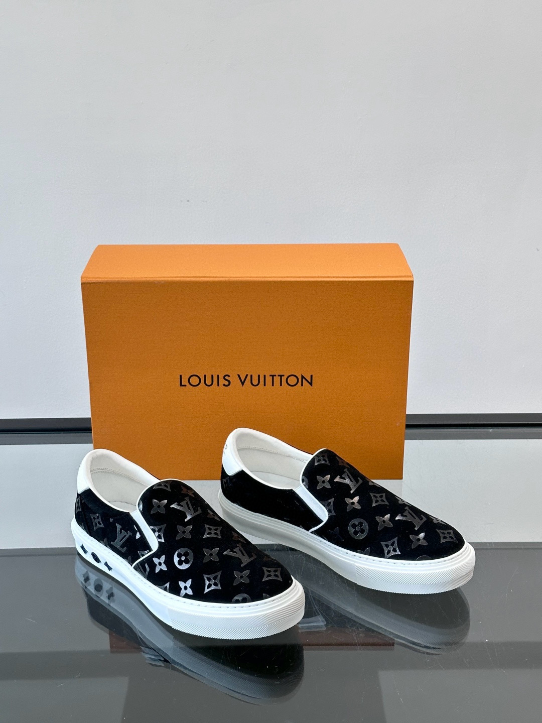 루이비통 Louis Vuitton 스니커즈