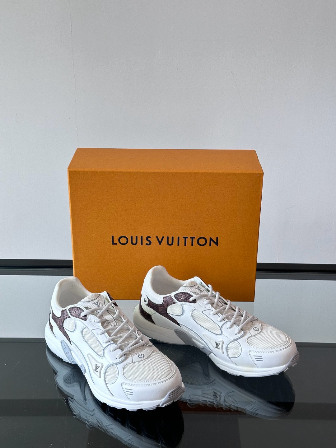 루이비통 Louis Vuitton Olympia 스니커즈