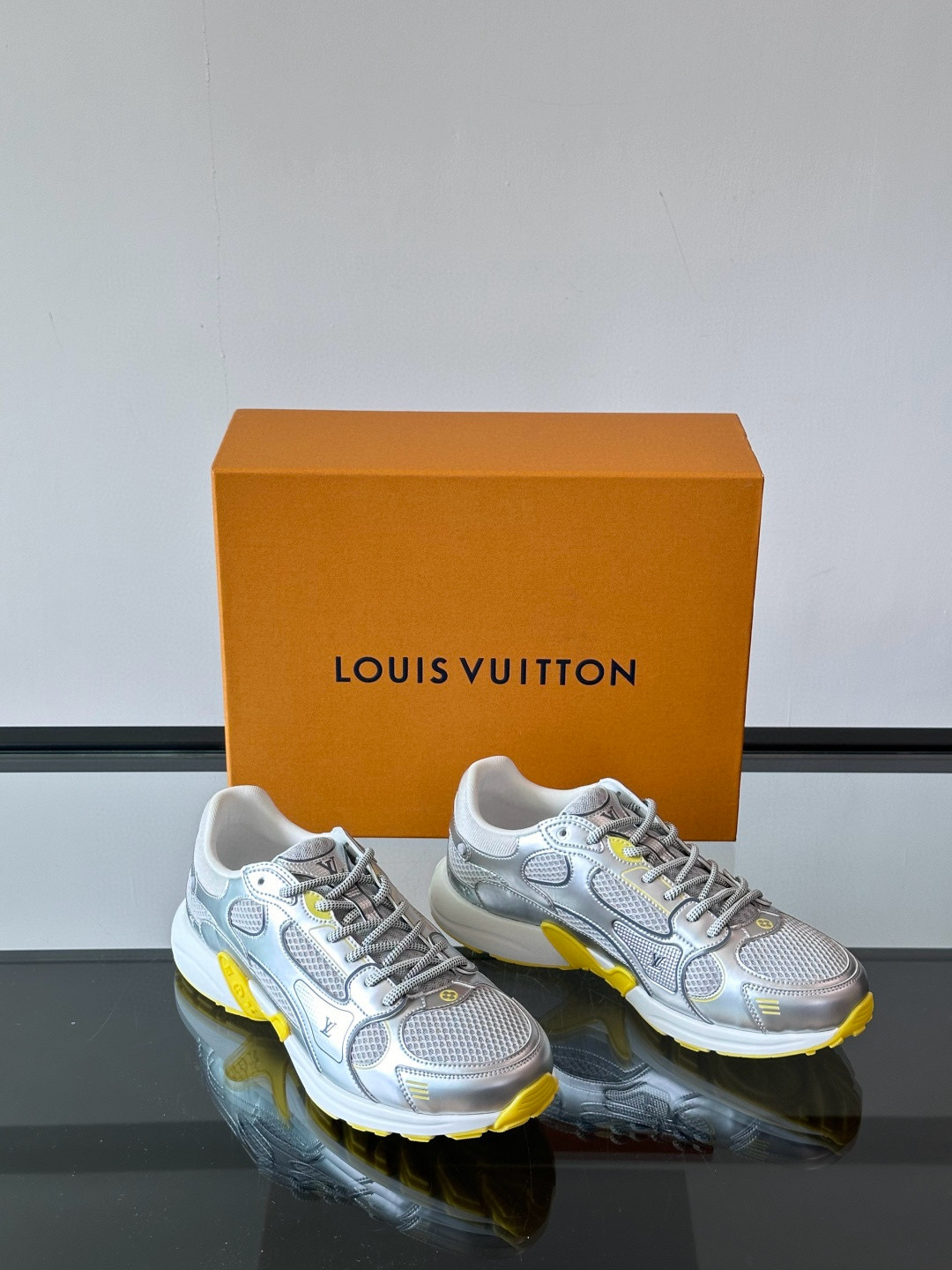 루이비통 Louis Vuitton Olympia 스니커즈