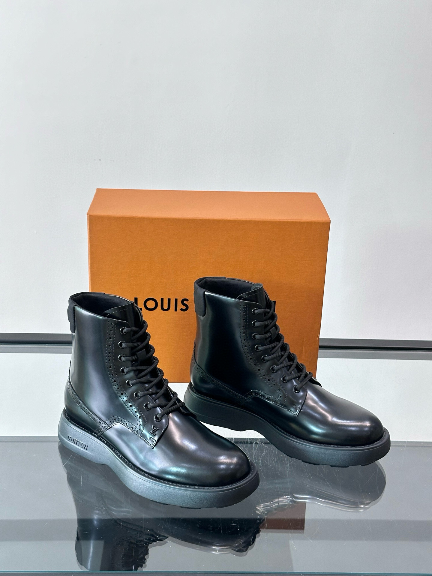 루이비통 Louis Vuitton Ranger 앵클 부츠