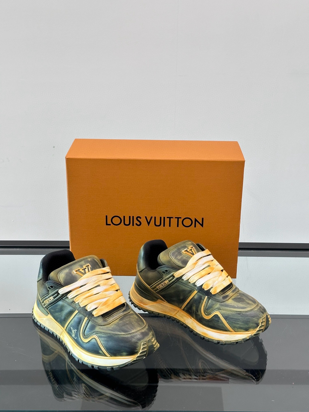 루이비통 Louis Vuitton Run Away Maxi 스니커즈