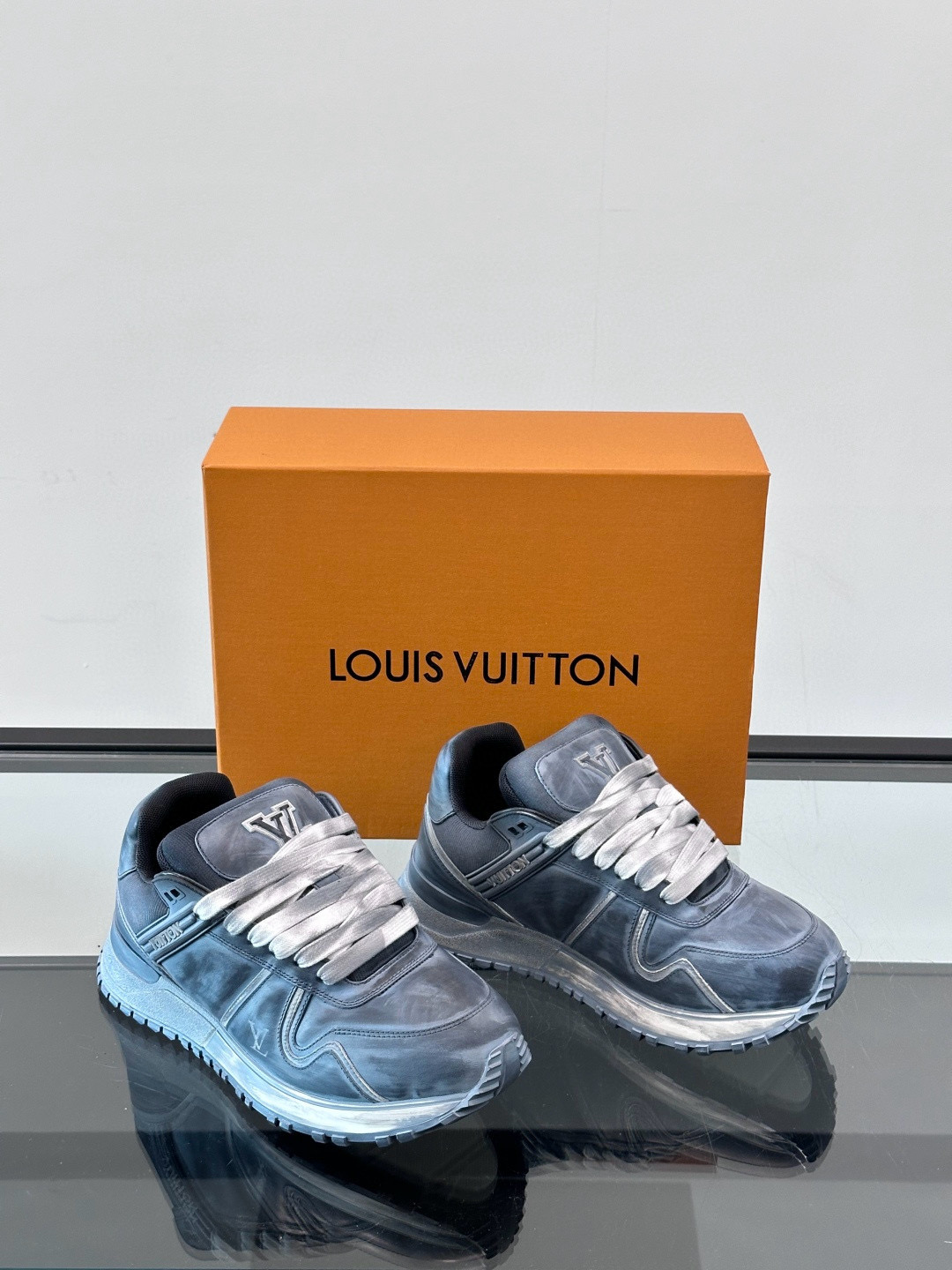 루이비통 Louis Vuitton Run Away Maxi 스니커즈