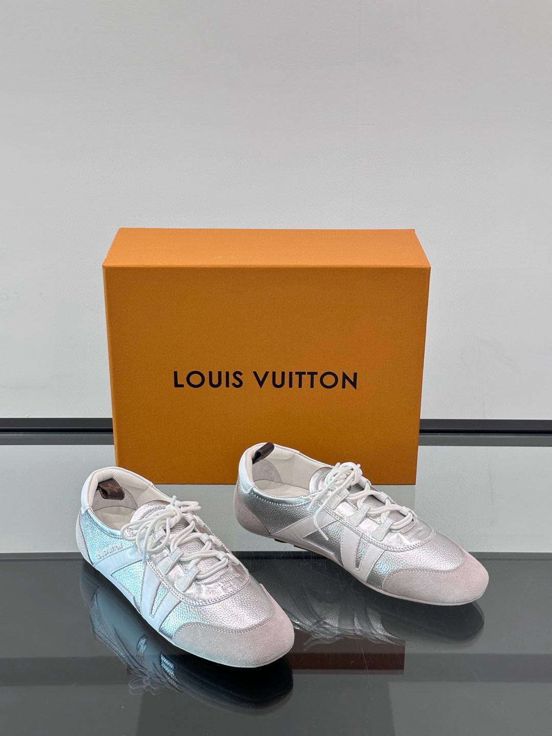 루이비통 Louis Vuitton Sneakerina 스니커즈