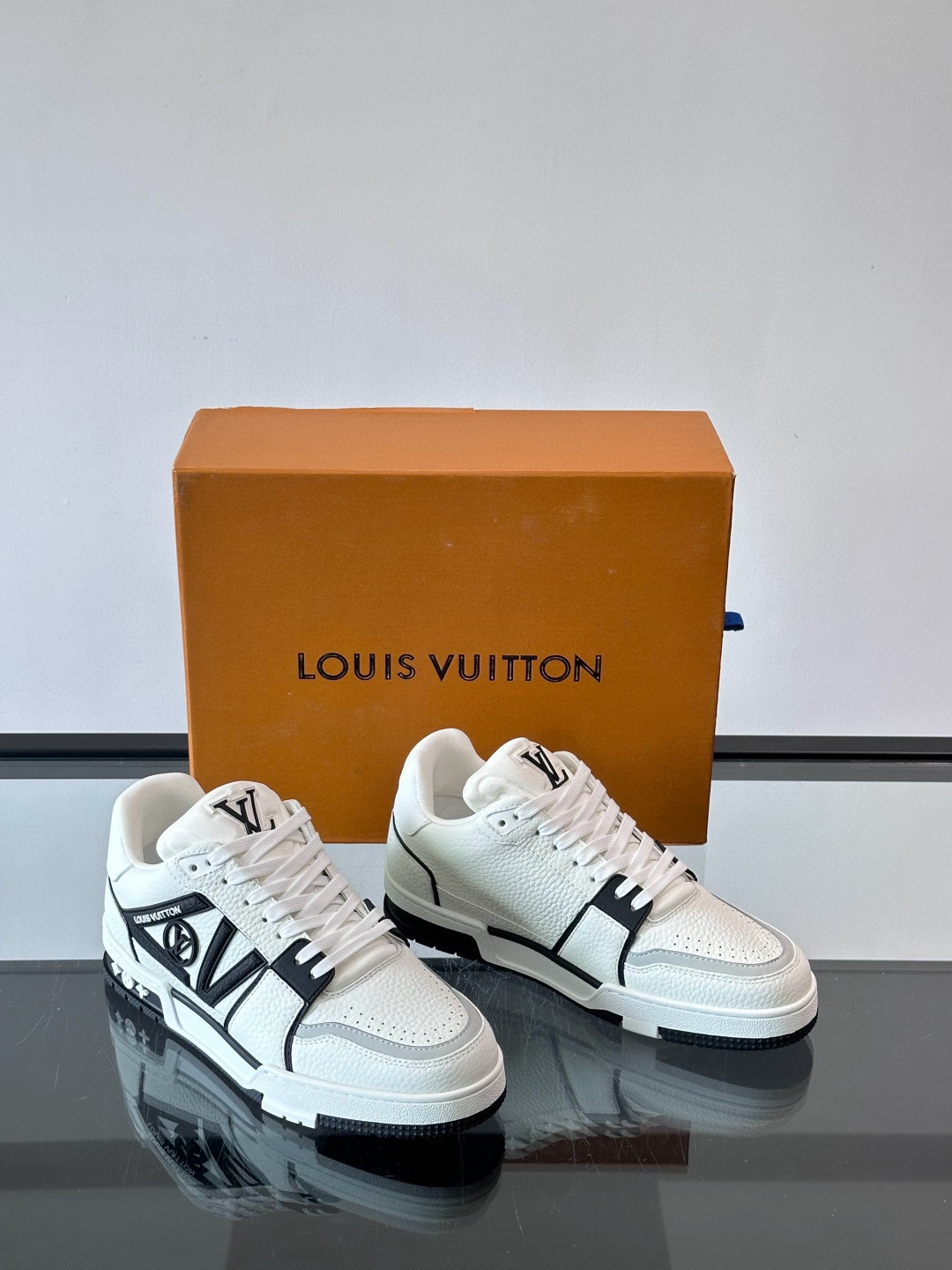 루이비통 Louis Vuitton Trainer 스니커즈
