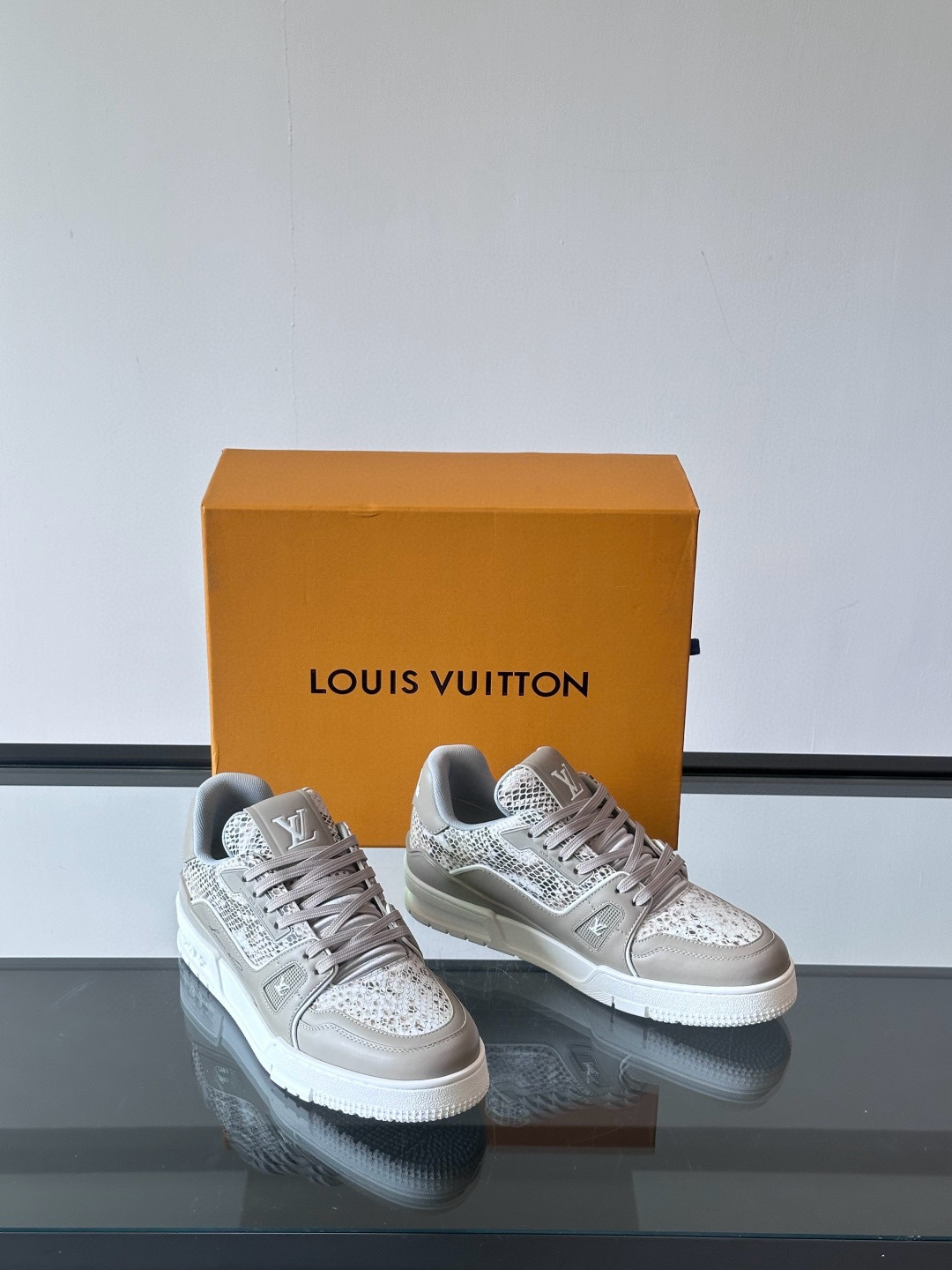 루이비통 Louis Vuitton Trainer 스니커즈