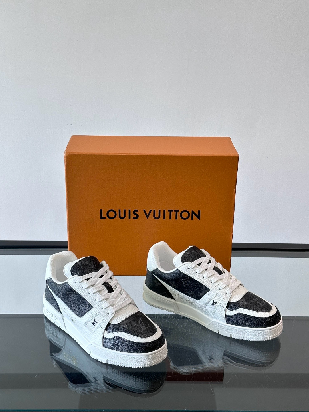 루이비통 Louis Vuitton Trainer 스니커즈