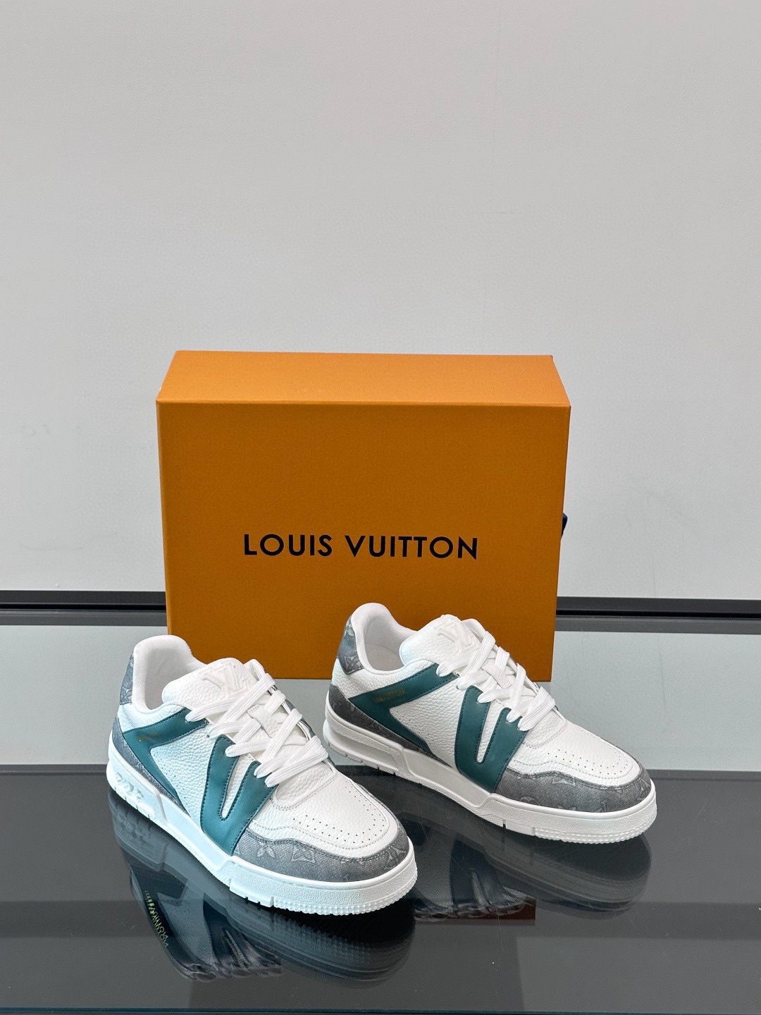 루이비통 Louis Vuitton Trainer 스니커즈