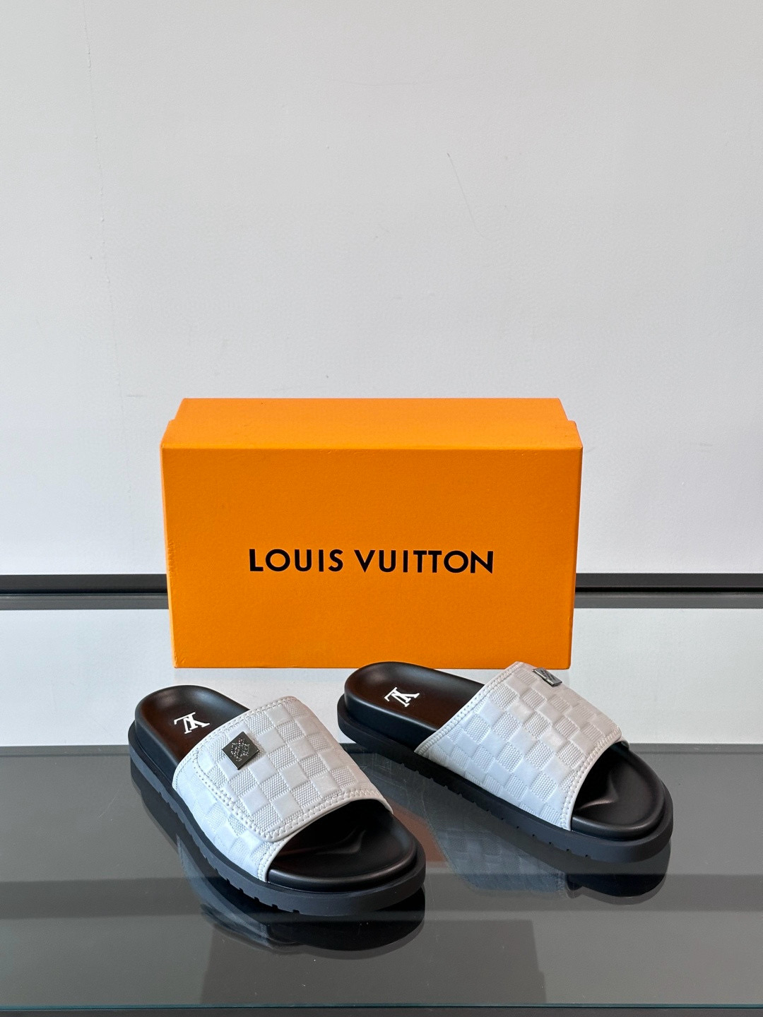 루이비통 Louis Vuitton 슬리퍼