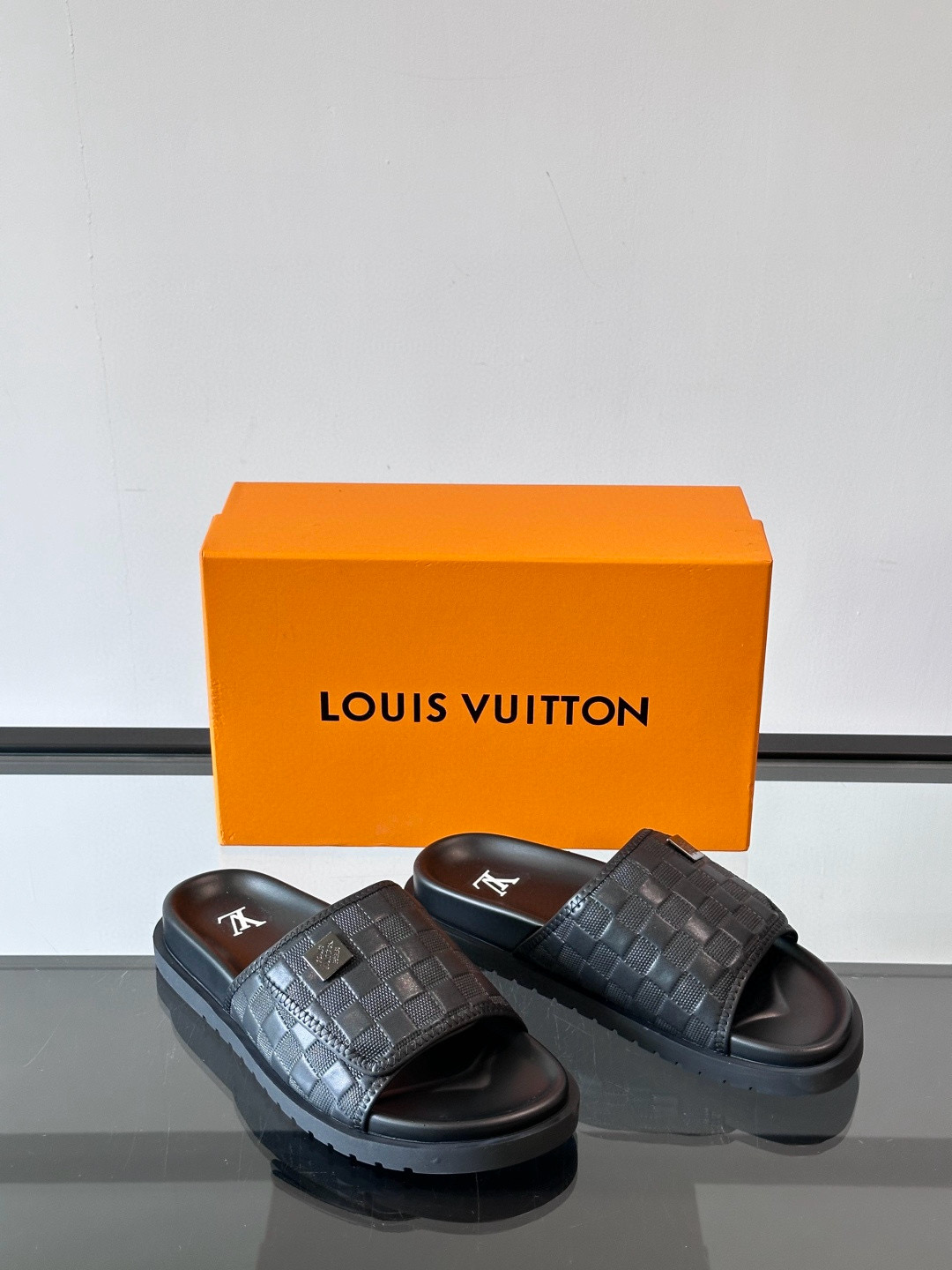 루이비통 Louis Vuitton 슬리퍼