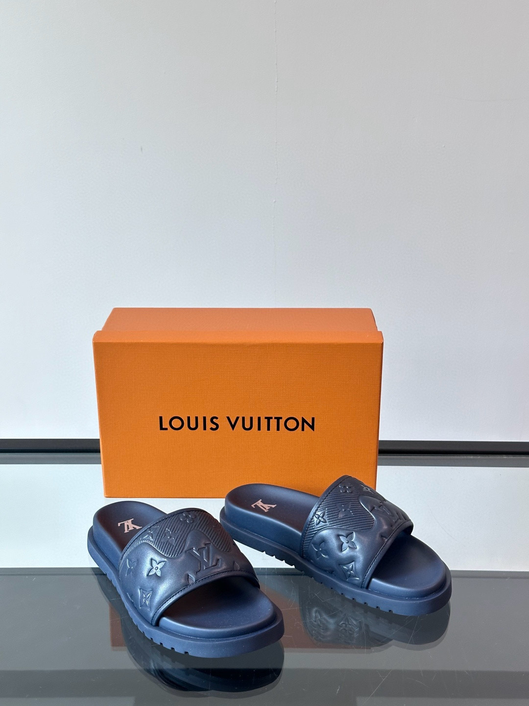 루이비통 Louis Vuitton 슬리퍼