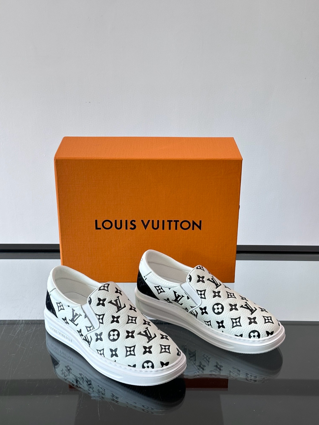 루이비통 Louis Vuitton 로퍼 슈즈