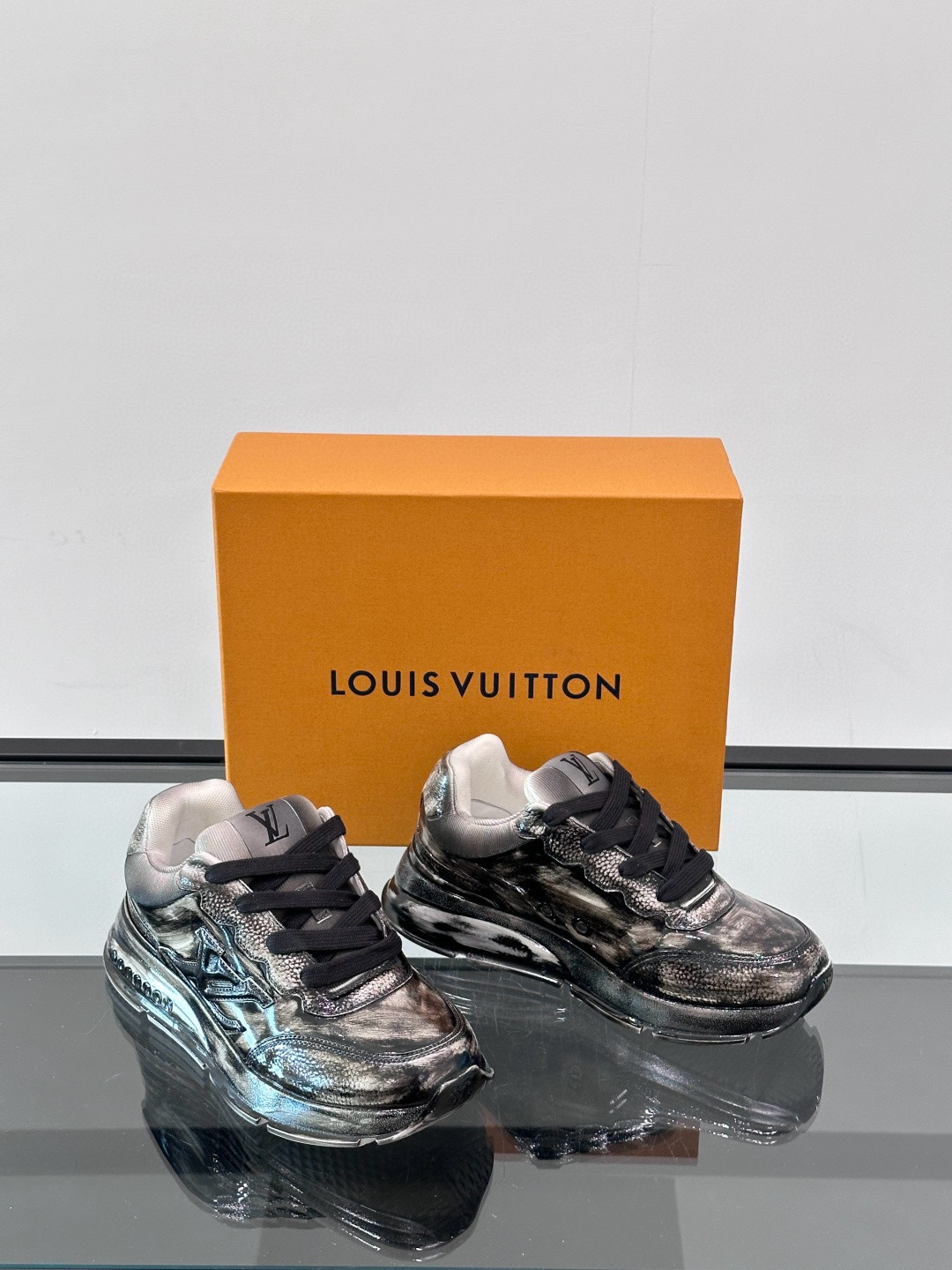 루이비통 Louis Vuitton 스니커즈