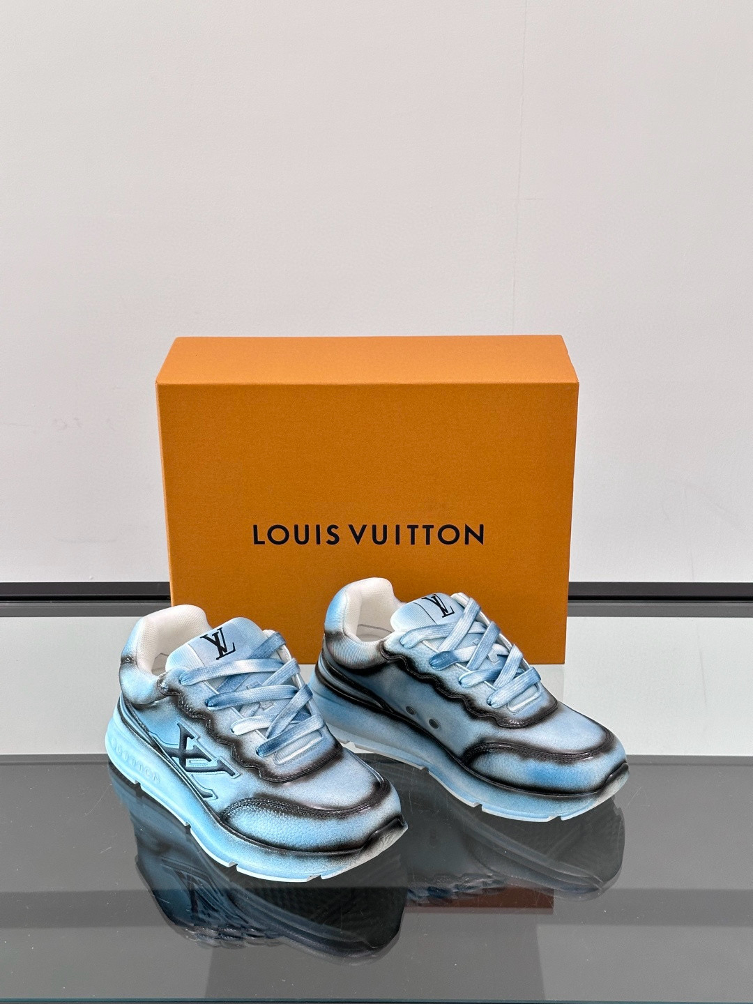 루이비통 Louis Vuitton 스니커즈