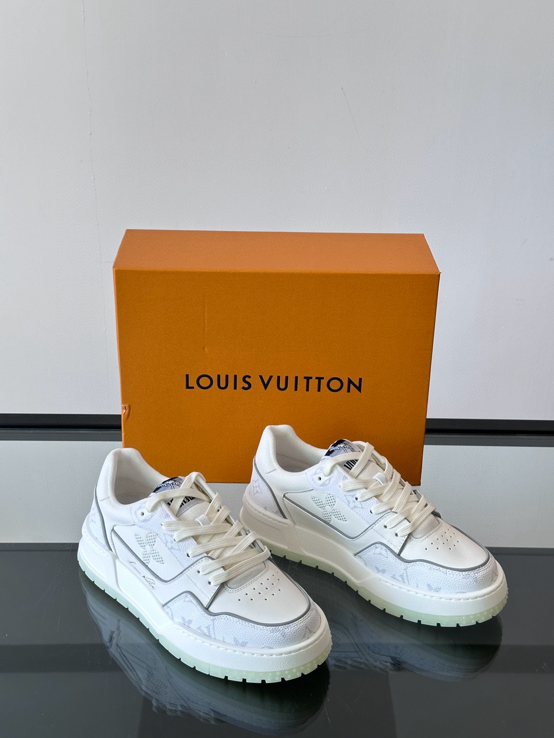 루이비통 Louis Vuitton 스니커즈