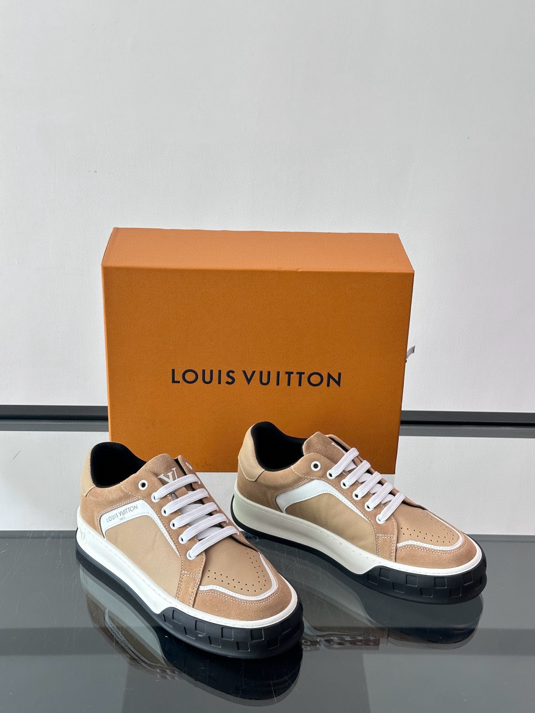 루이비통 Louis Vuitton 스니커즈