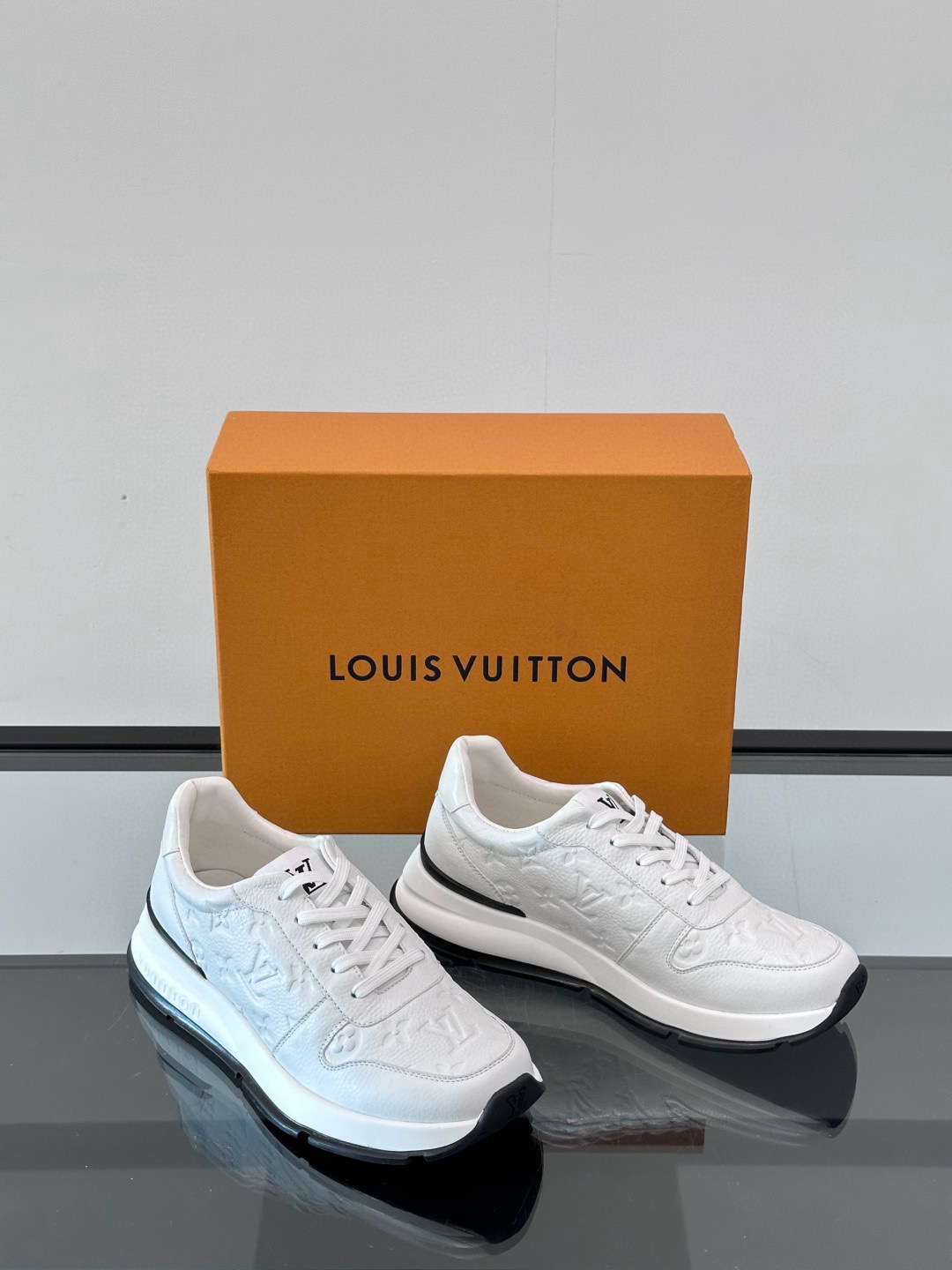 루이비통 Louis Vuitton 스니커즈