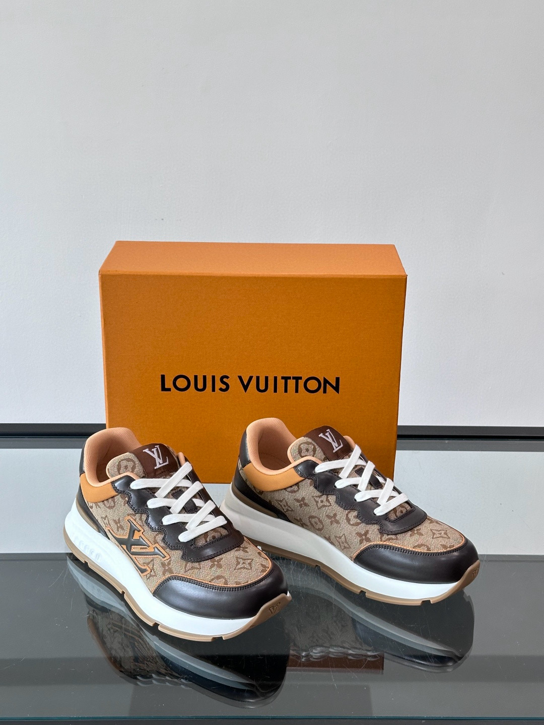 루이비통 Louis Vuitton 스니커즈