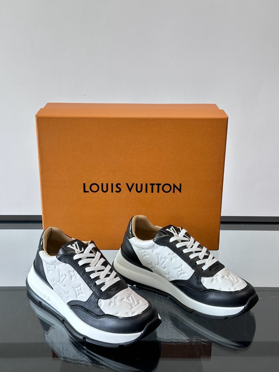 루이비통 Louis Vuitton 스니커즈