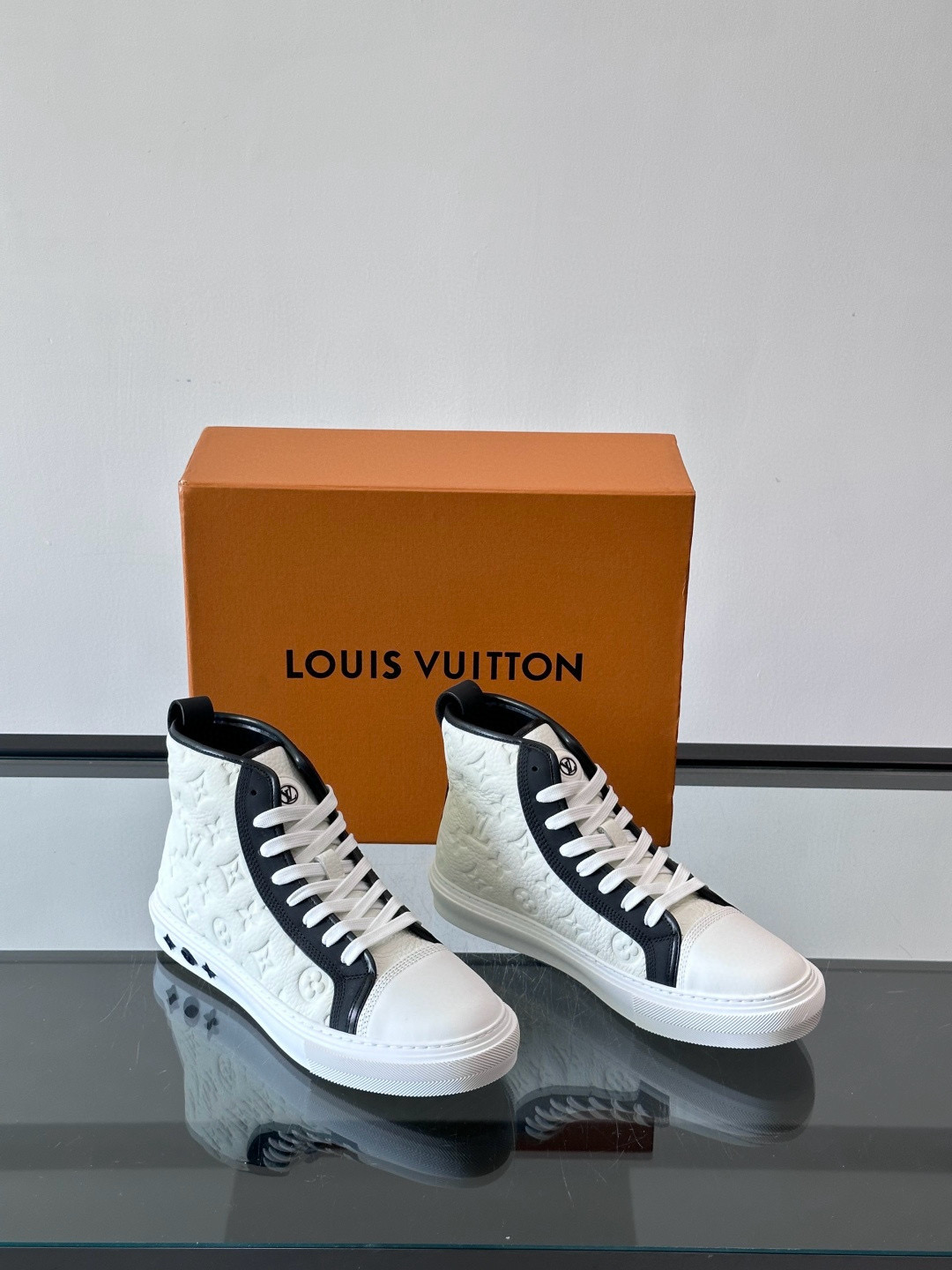 루이비통 Louis Vuitton 스니커즈