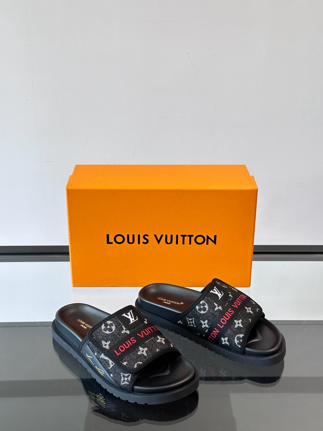 루이비통 Louis Vuitton 슬리퍼