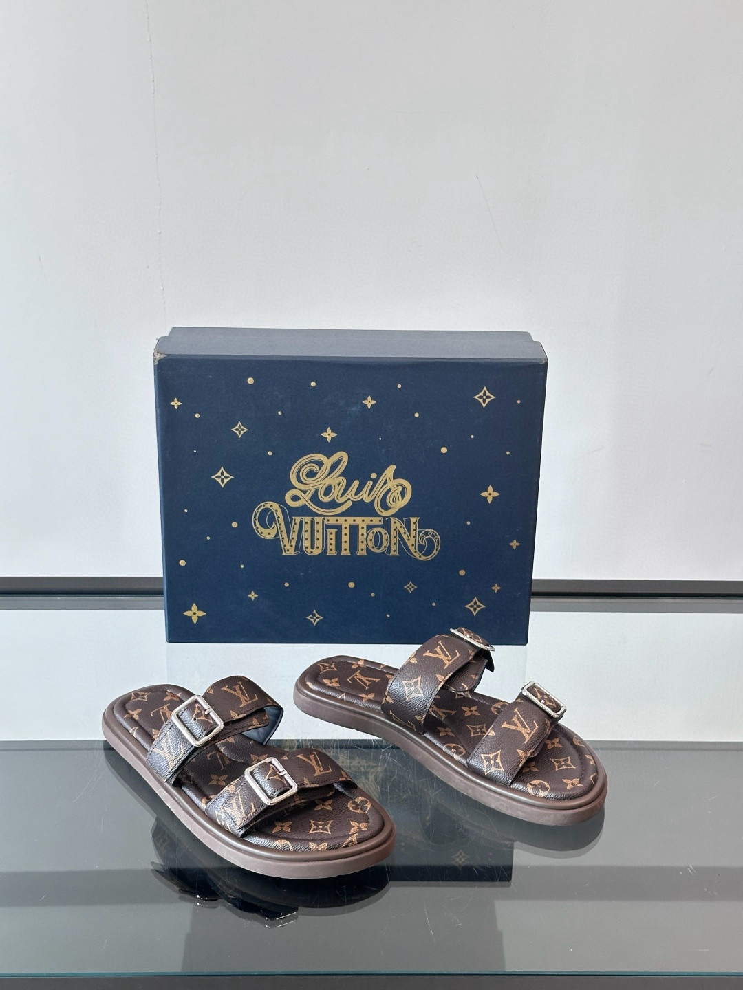 루이비통 Louis Vuitton 슬리퍼