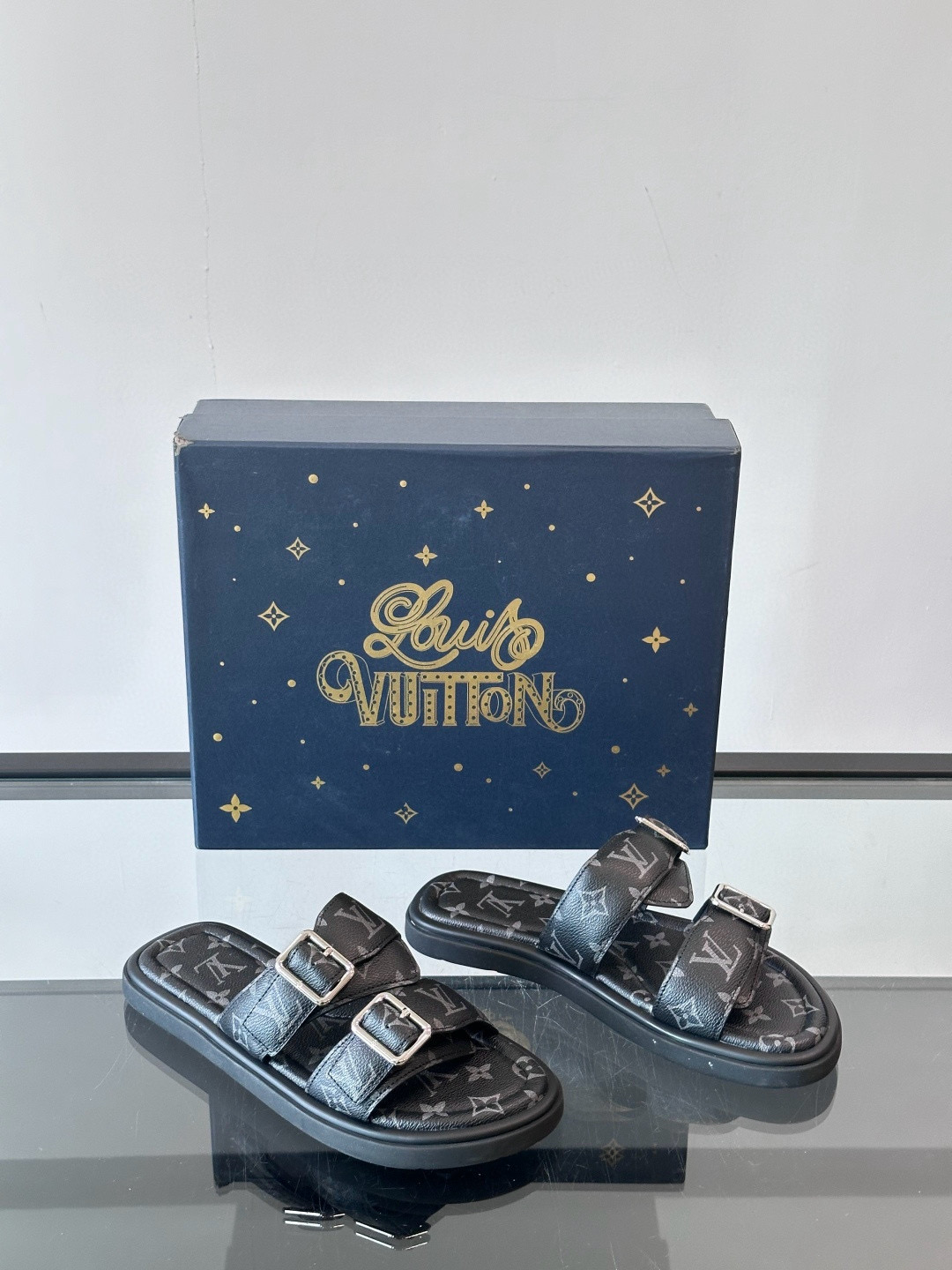 루이비통 Louis Vuitton 슬리퍼