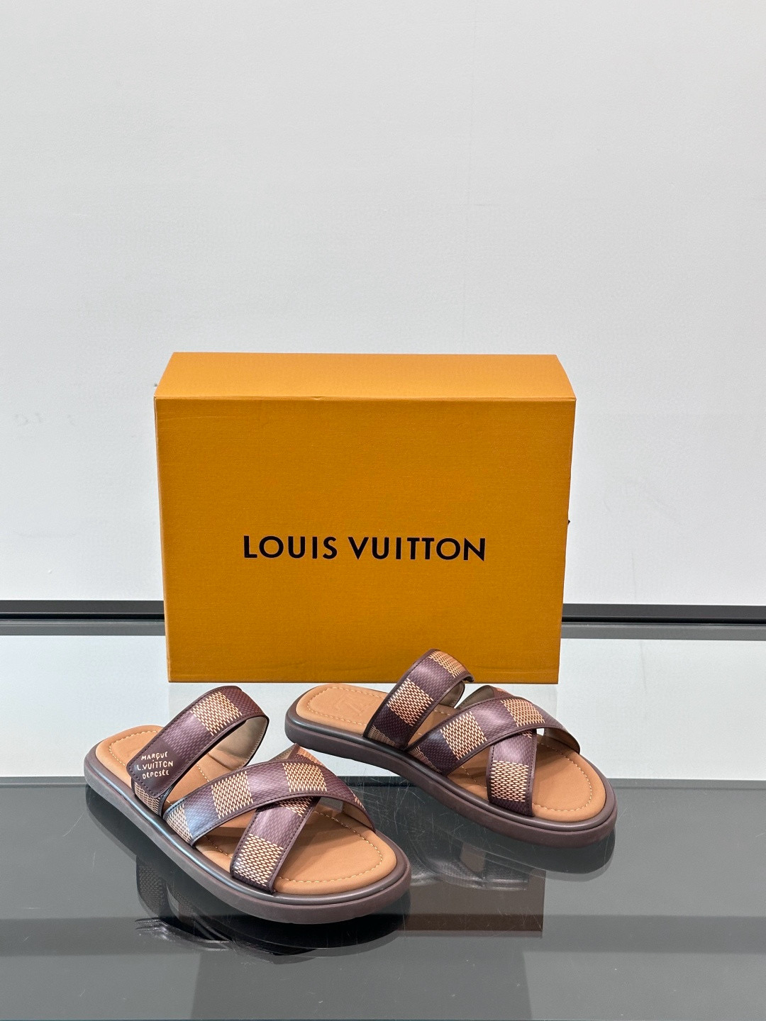 루이비통 Louis Vuitton 슬리퍼