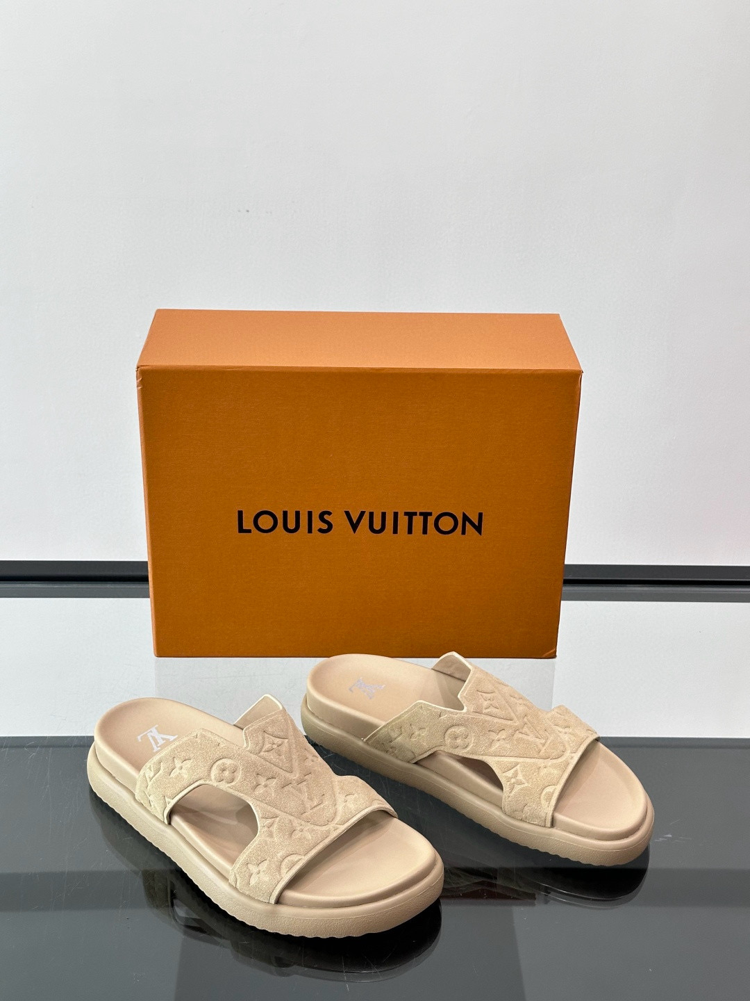 루이비통 Louis Vuitton 슬리퍼