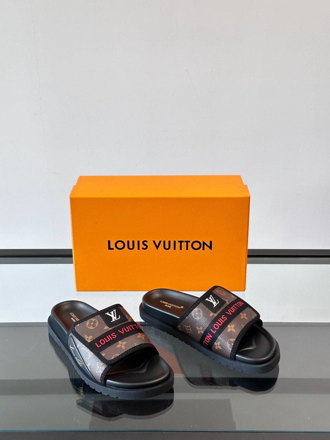 루이비통 Louis Vuitton 슬리퍼