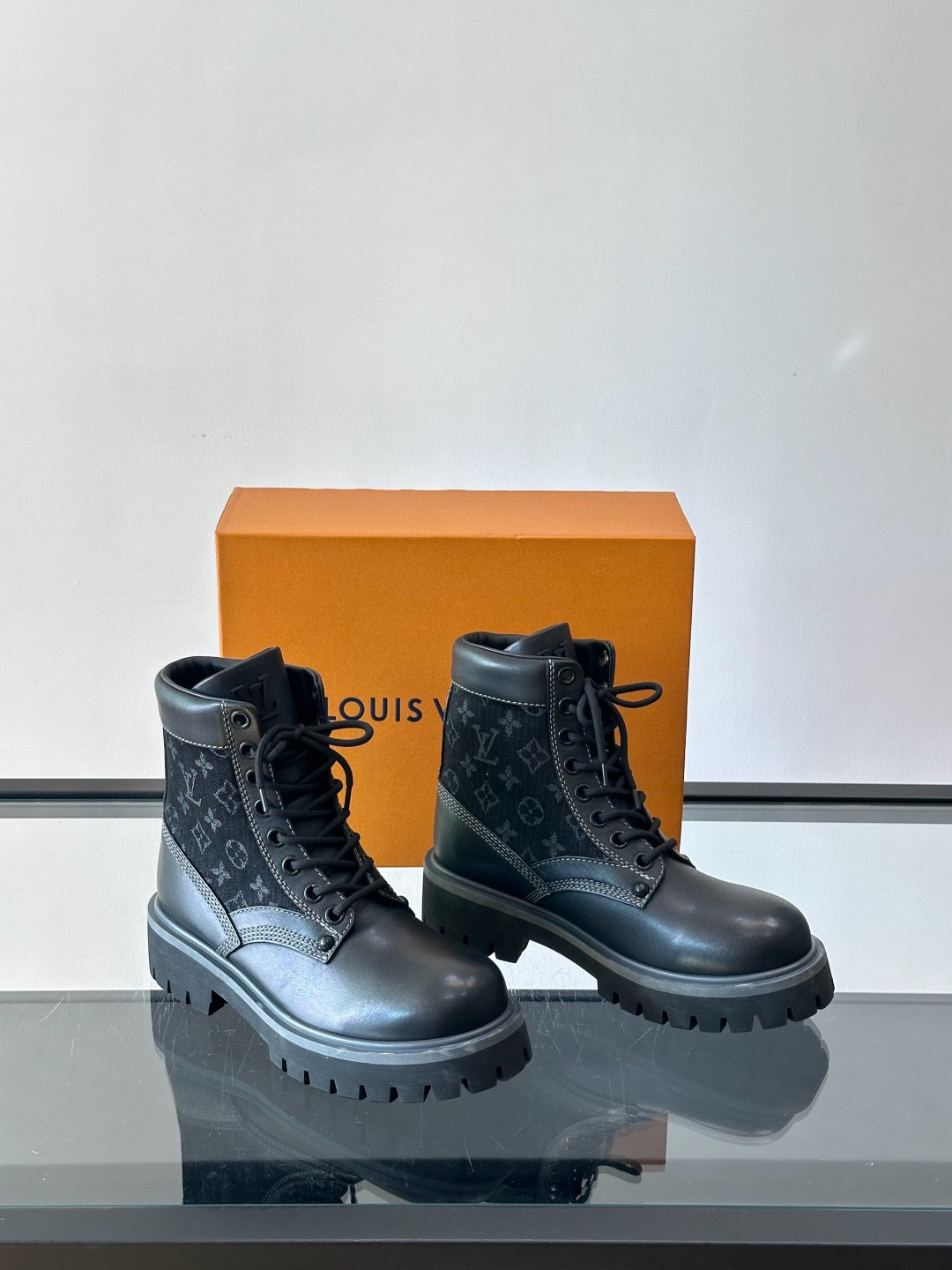 루이비통 Louis Vuitton 앵클 부츠