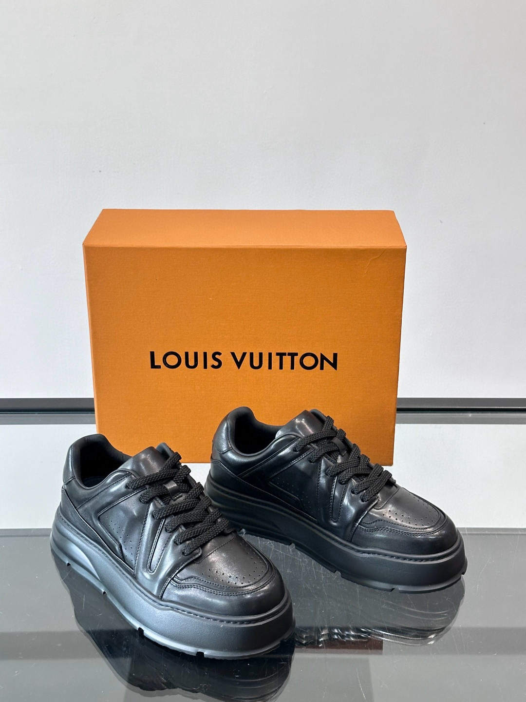 루이비통 Louis Vuitton 스니커즈