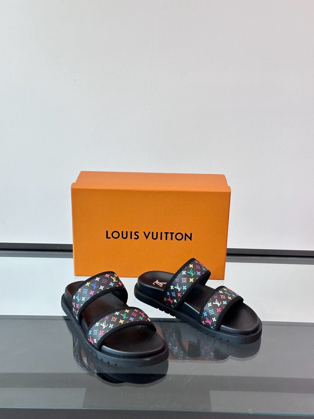 루이비통 Louis Vuitton 슬리퍼