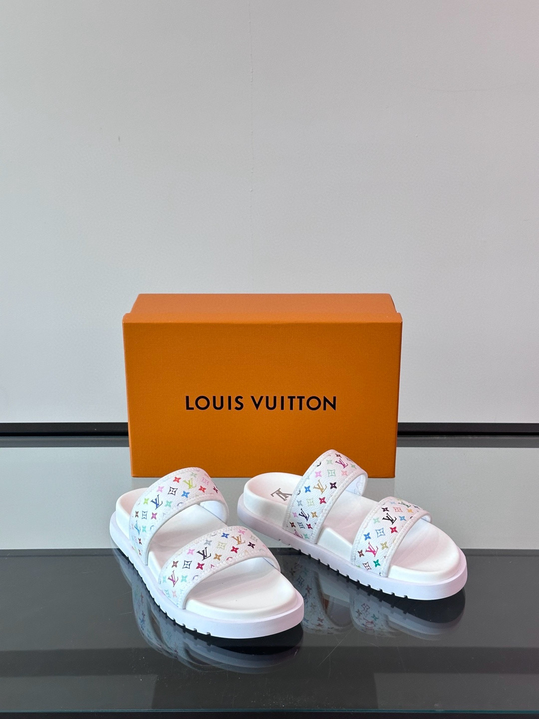 루이비통 Louis Vuitton 슬리퍼