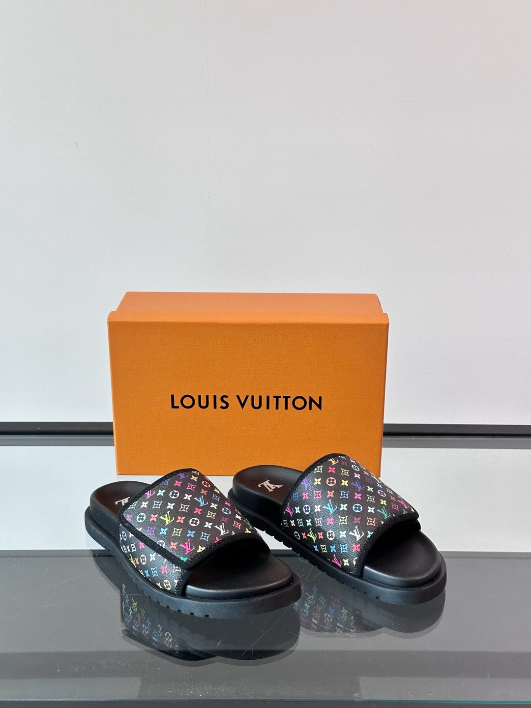 루이비통 Louis Vuitton 슬리퍼