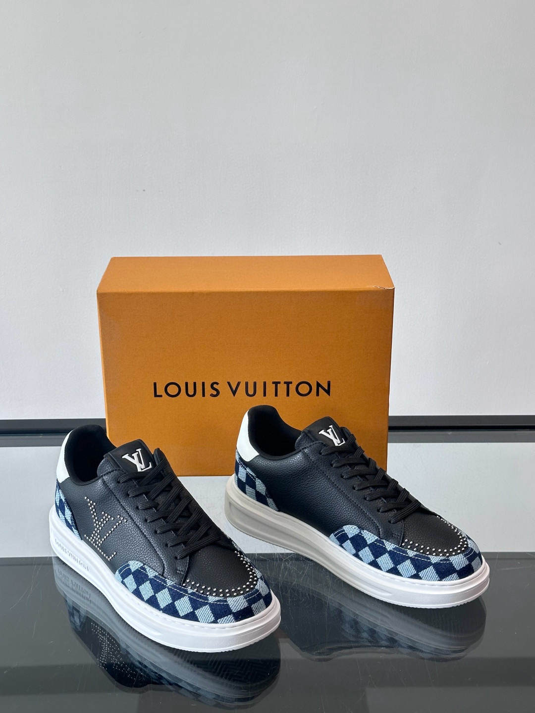 루이비통 Louis Vuitton 스니커즈