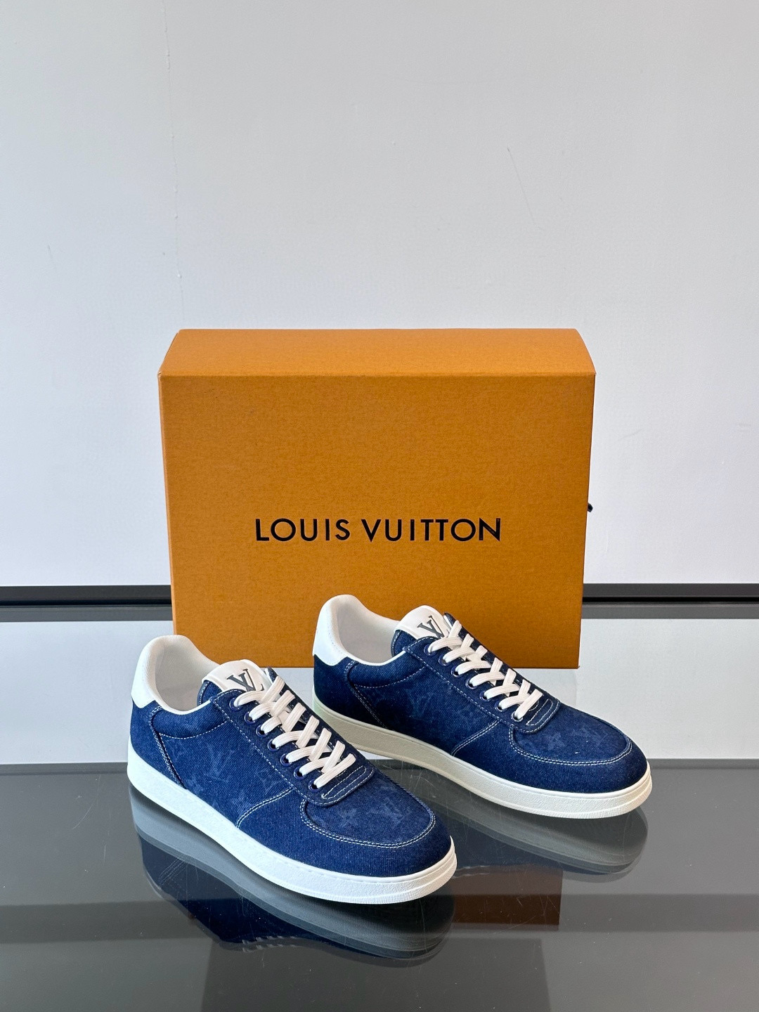 루이비통 Louis Vuitton 스니커즈