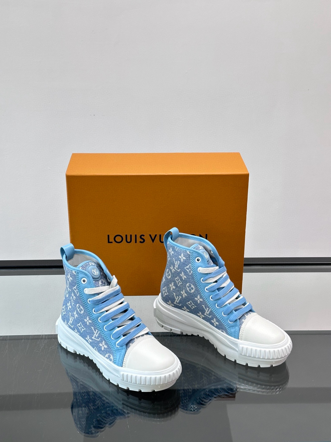 루이비통 Louis Vuitton 스니커즈