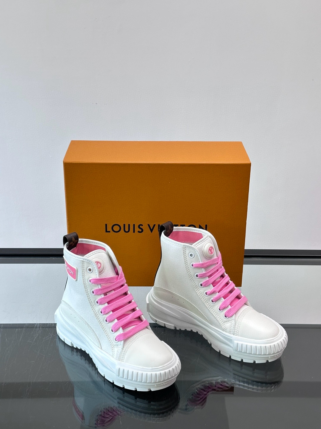 루이비통 Louis Vuitton 스니커즈